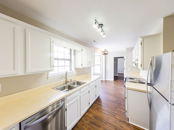 5th image of 100 Sydney St