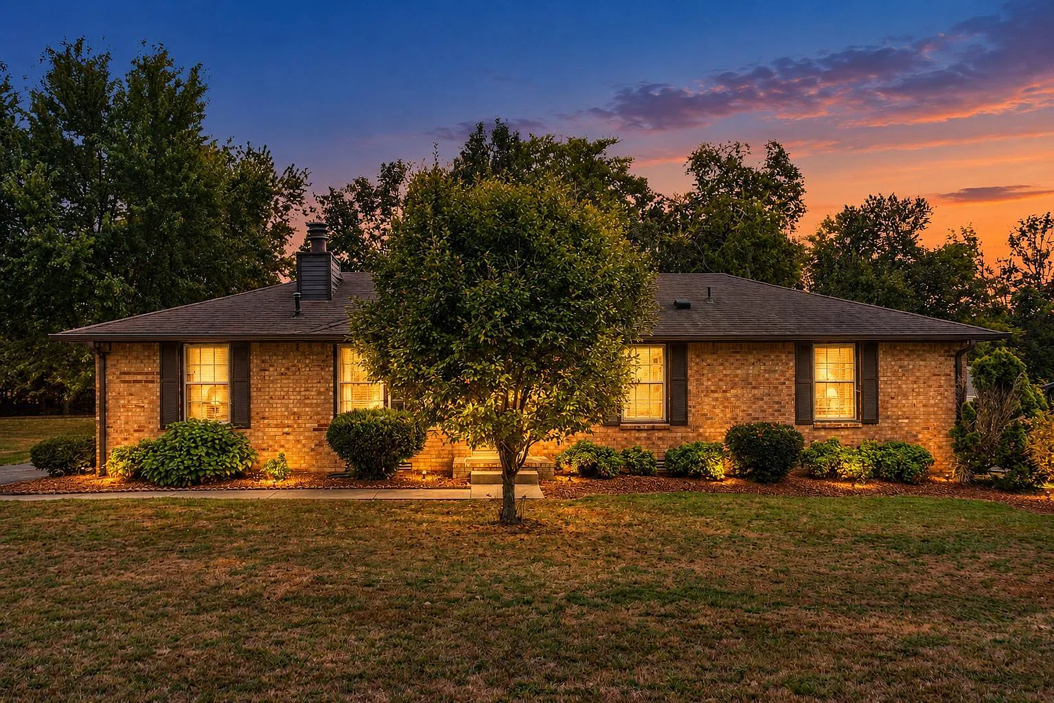 3 bed, 1443 sqft, $2,000 — Photo 2