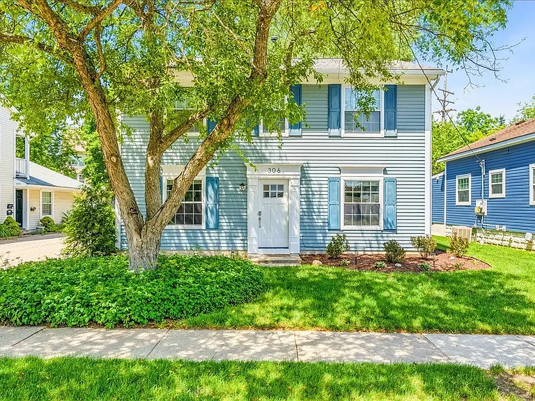 306 Roe St — Photo 1