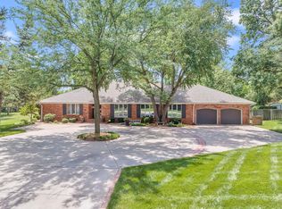 1611 Cypress Ln, Newton, KS 67114