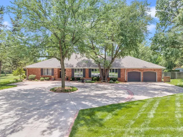 1611 Cypress Ln, Newton, KS 67114