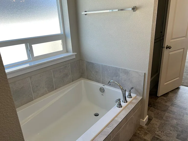 695 E Whitbeck St — Photo 10
