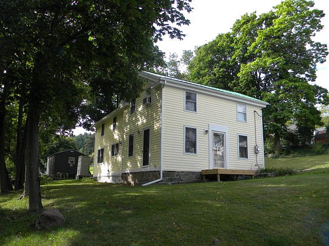 1st image of 406 W 2nd St