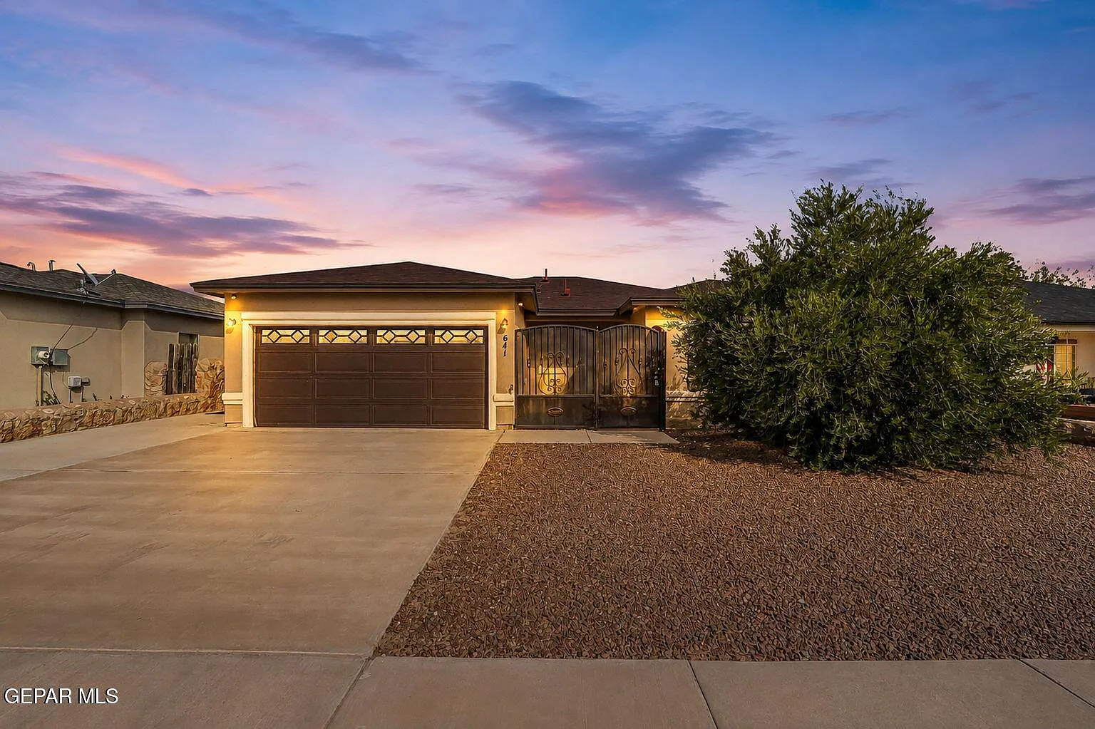 3 bed, 2.0 bath, 1527 sqft, $1,595 — Photo 2