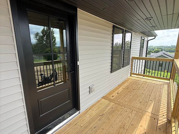 3rd image of 170 Amber Ct