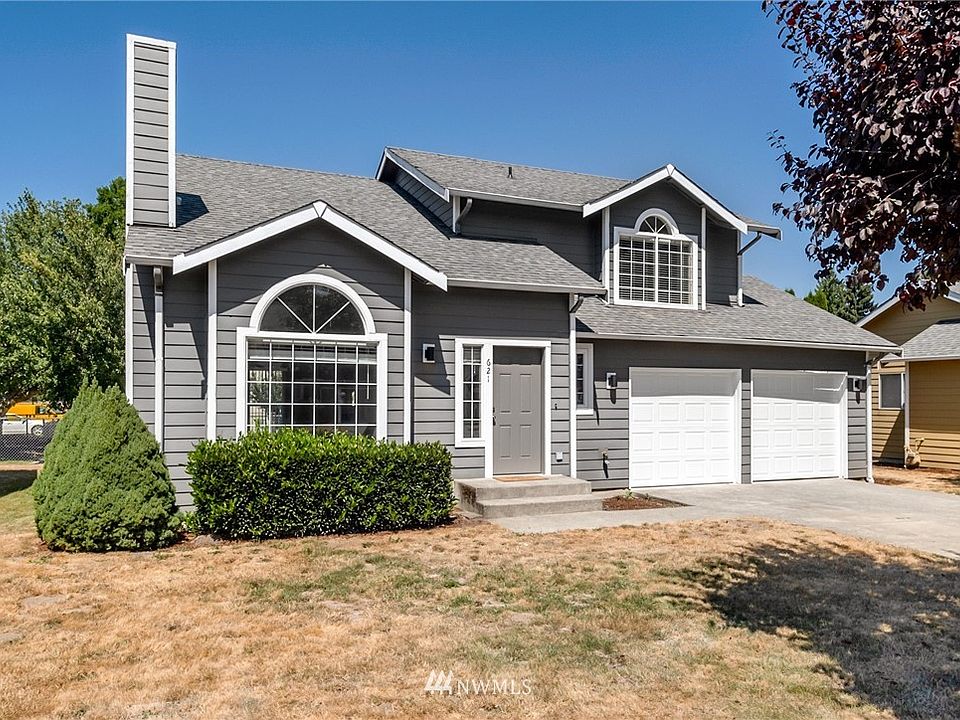 Attractive Rachael Place residence with immense curb appeal!