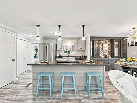 3rd image of 3031 Salem Circle