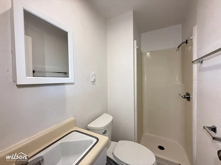 809 S 9th St — Photo 9