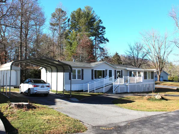 2 Crestmont Ln, Hendersonville, NC 28792