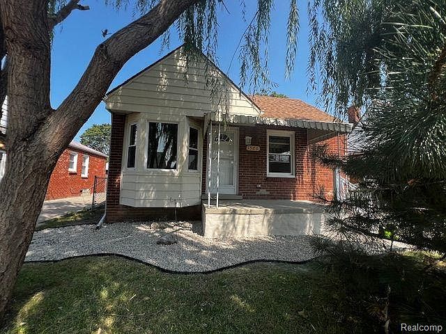 1st image of 1566 Lincoln Ave