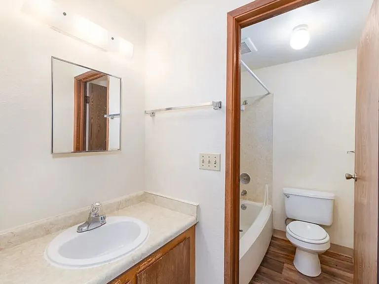 Alder Apartments — Photo 12