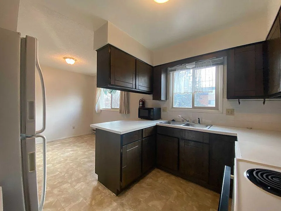 2 bed, 900 sqft, $1,195 — Photo 2