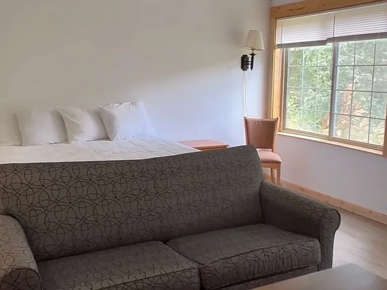 Ski Town Apartments — Photo 42