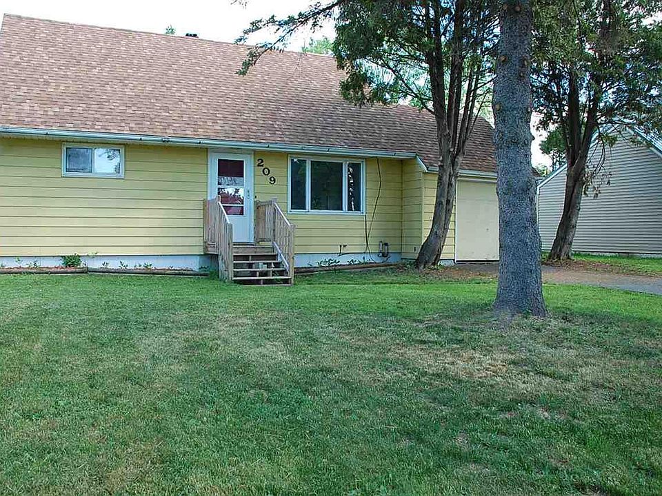 2nd image of 209 Wyandotte Rd