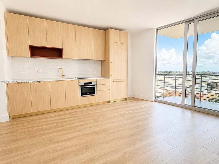 90 NE 32nd St #814 — Photo 5