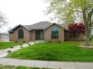 3746 W Greenwood St, Springfield, MO 65807