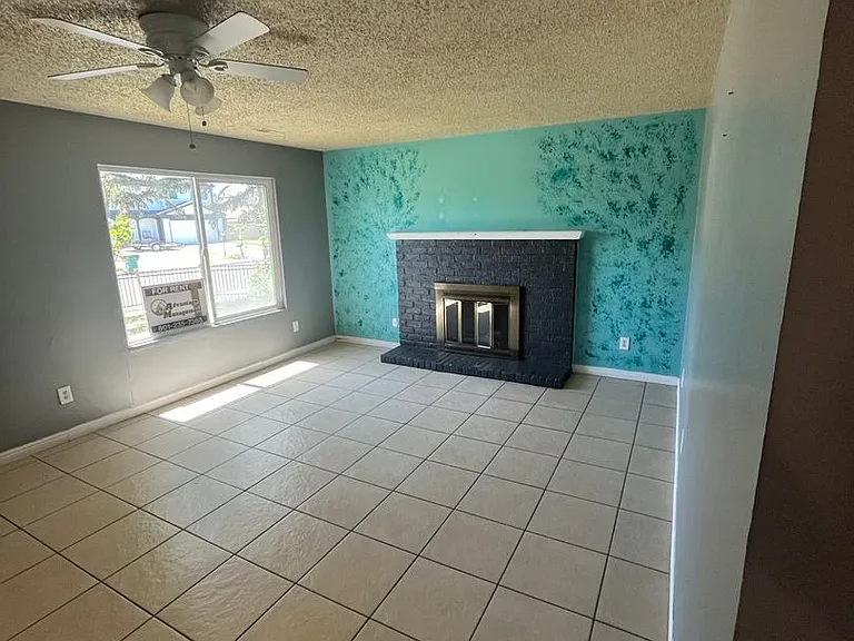 218 W 205 N — Photo 4