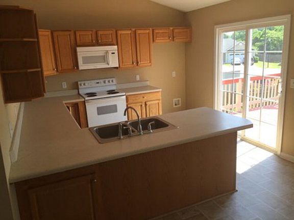 3rd image of 3008 Gatewood Dr