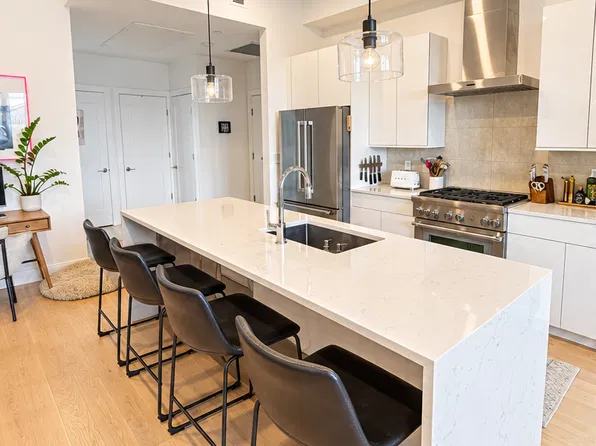20 W 5th St #5-C, Boston, MA 02127