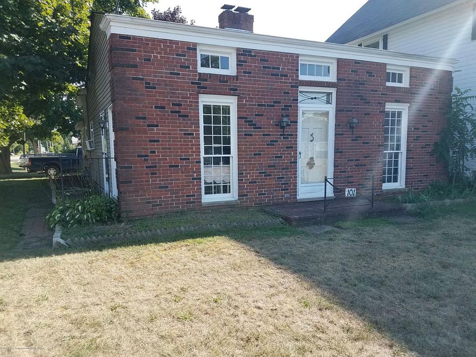 1st image of 101 Main