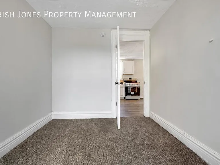 935 Niagara St #1 — Photo 11