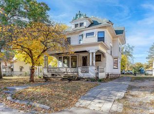 916 17th St, Rock Island, IL