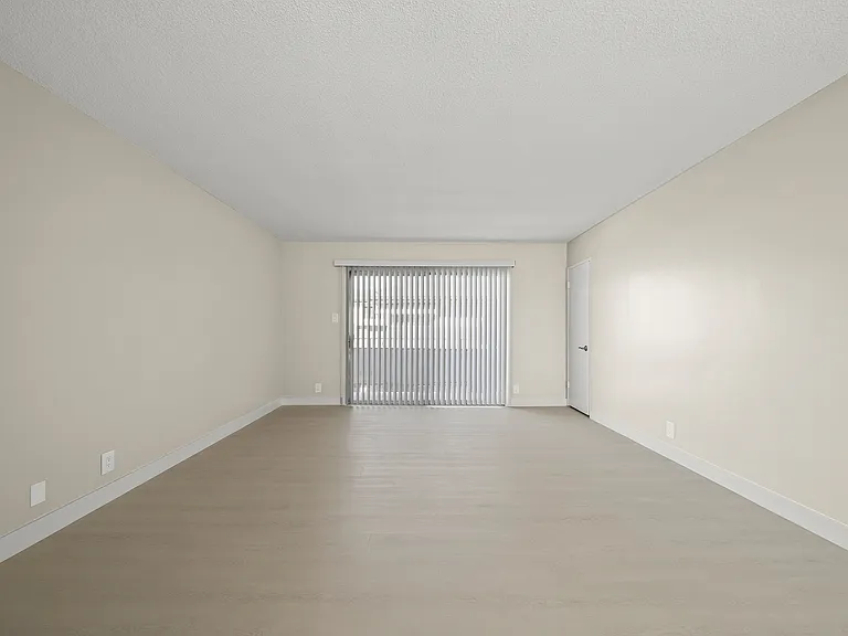 12236 Manor Dr. — Photo 77
