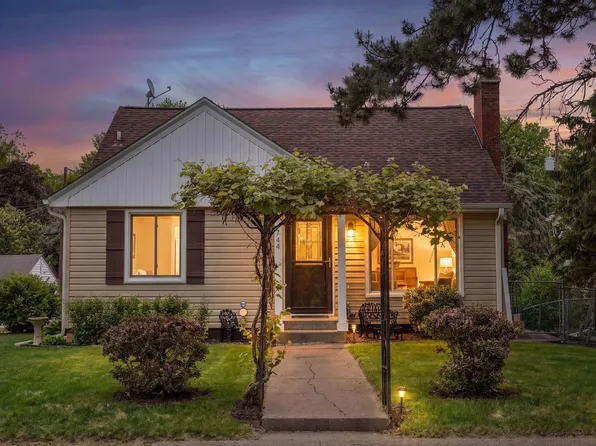 2744 Zenith Ave N, Robbinsdale, MN 55422