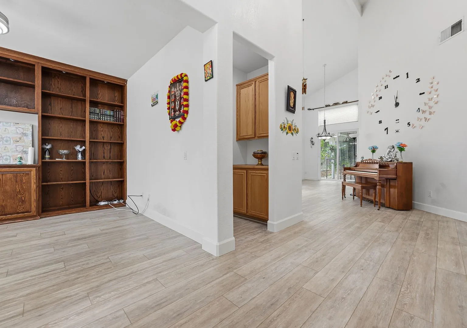 Beautiful House - Close to Everywhere with Mountain Views — Photo 4