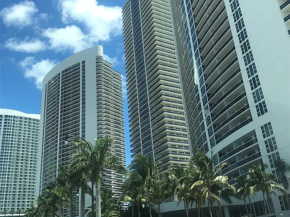 1850 S Ocean Dr #4202