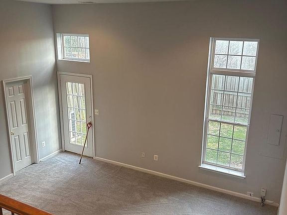 4th image of 55 Inkberry Cir