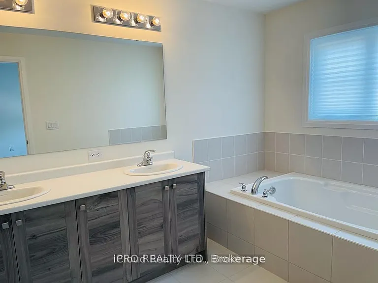 35 Brixham Ln #UPPER LEVEL — Photo 12