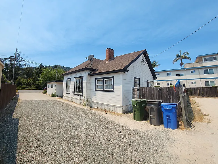 554 W Foothill Blvd — Photo 22