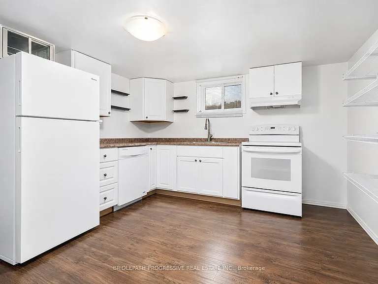 621 Wychwood St — Photo 3