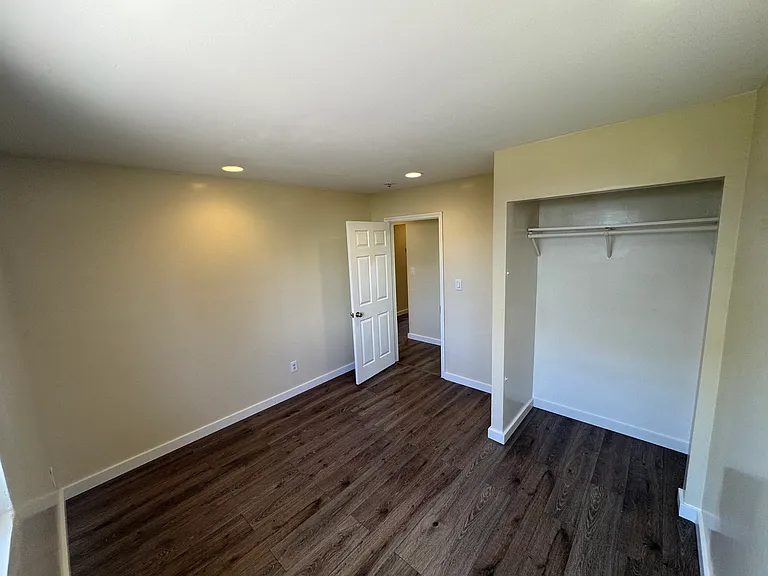 6318 S 10th Ave #A — Photo 8