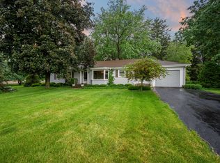 830 Sunset Ln, Sycamore, IL 60178