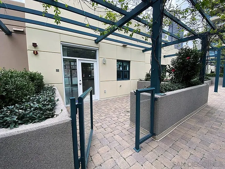 555 Front St #205 — Photo 38