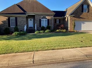 8 Pembark Ln, Simpsonville, SC 29681