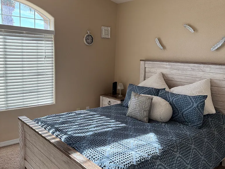 2399 E Klamath Loop — Photo 38