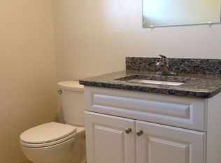 15 Woodland Ave APT D, Bloomfield, CT 06002