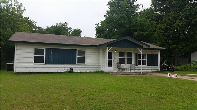 1st image of 353 NW Lorna St