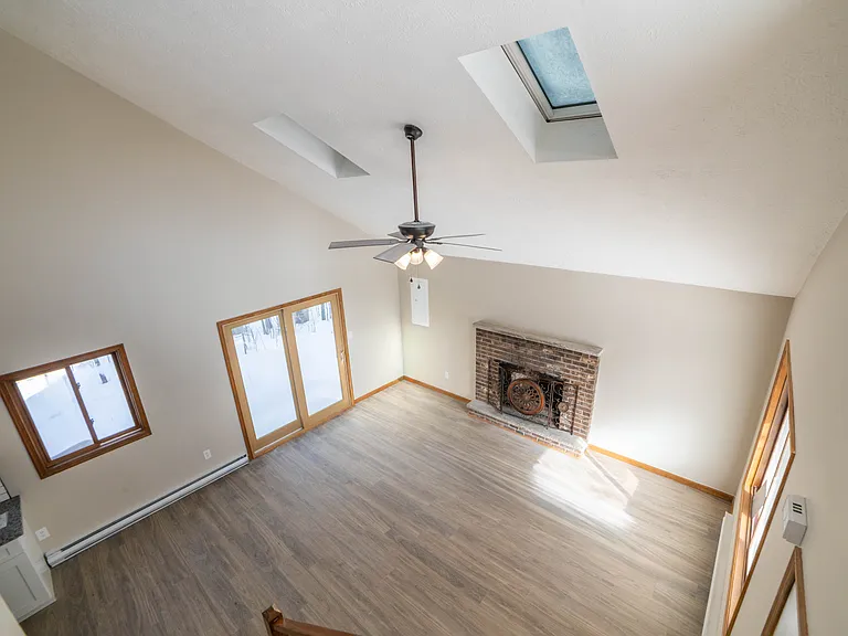 9640 Stony Hollow Dr — Photo 14