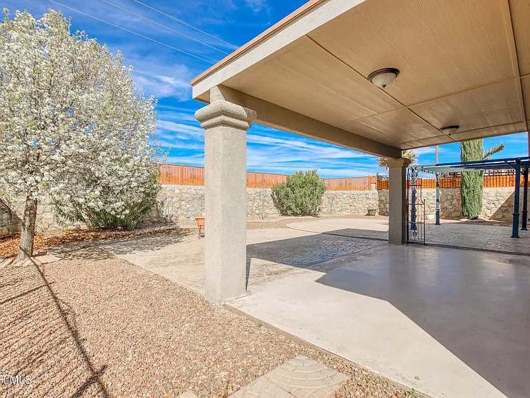 12215 Stansbury Dr — Photo 11