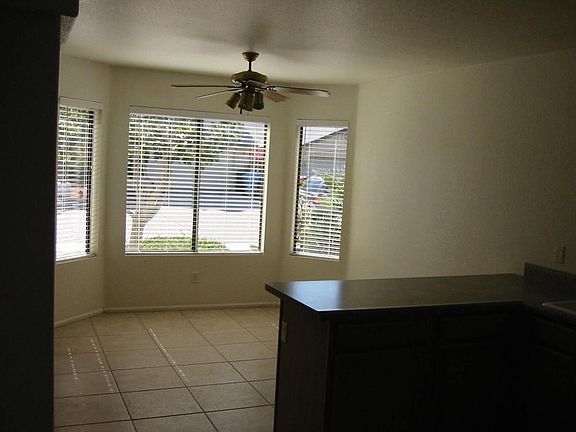 4th image of 810 E Rosemonte Dr