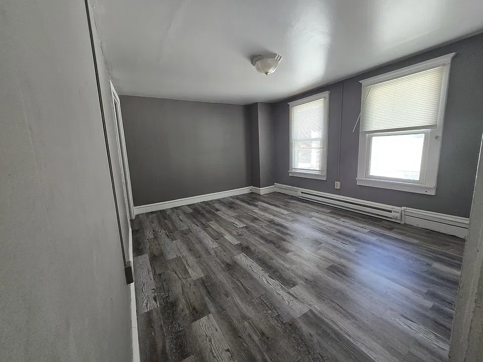 159-161 W Main St #C
