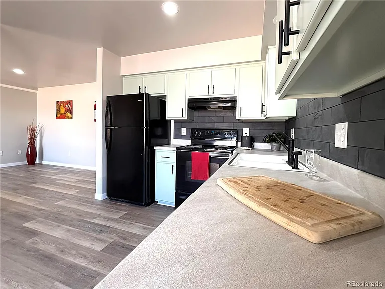 531 S Angus Ave #2 — Photo 2