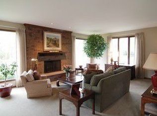 1615 Pankow Dr, Geneva, IL 60134