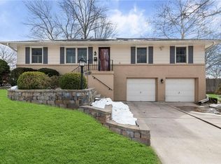 4013 S Maybrook Ave, Independence, MO 64055