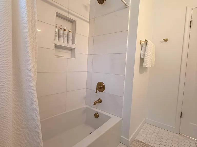 1869 E Bryan Ave — Photo 9