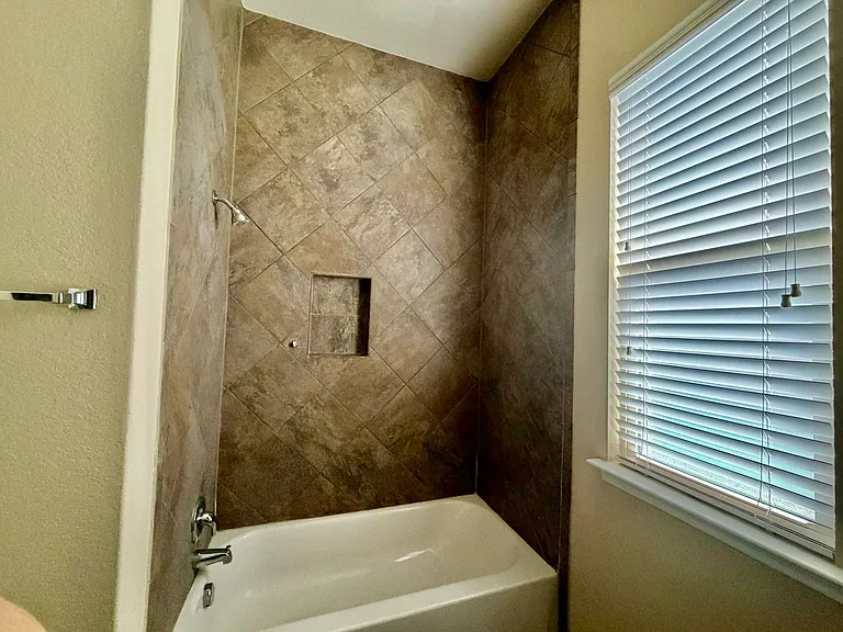 621 Cavan — Photo 15